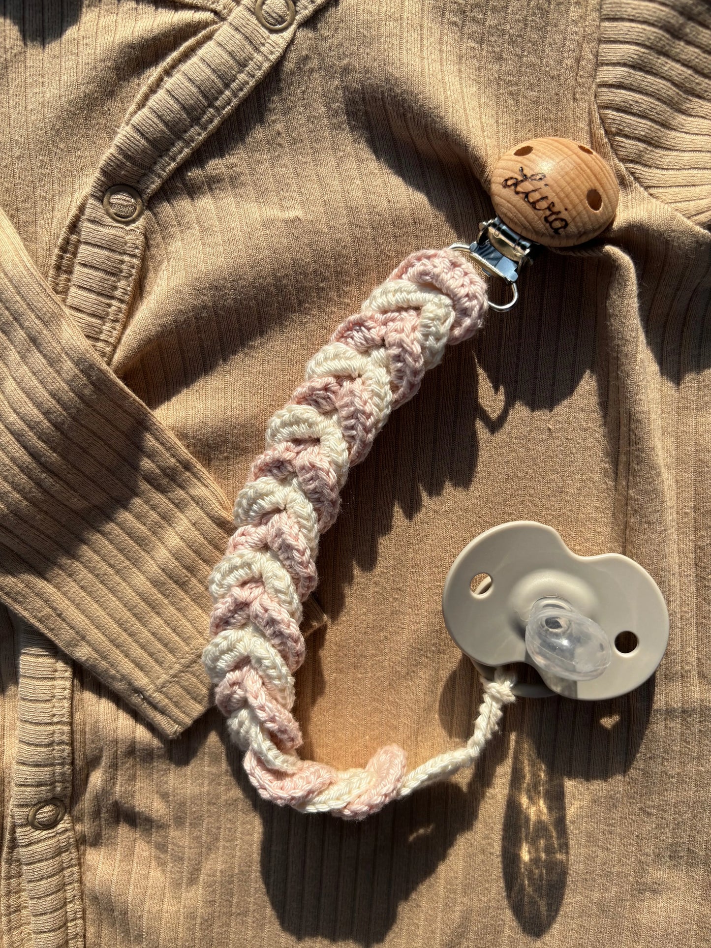 Attache tétine personnalisée 👶🏼 BelleACrochet